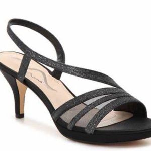 NEW Nina sandals - Nelda